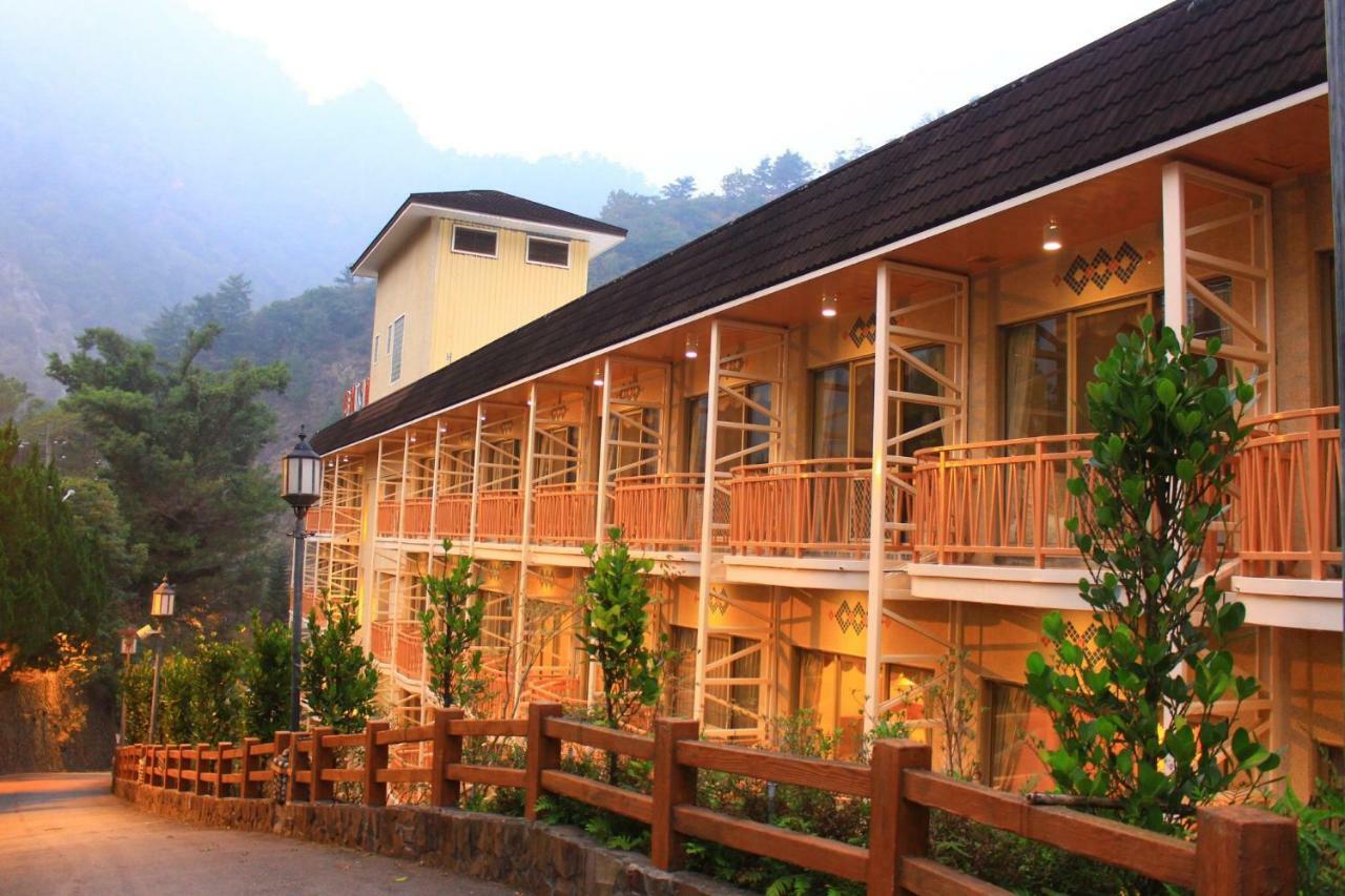Ku Kuan Resort Hotel Heping  Exteriör bild